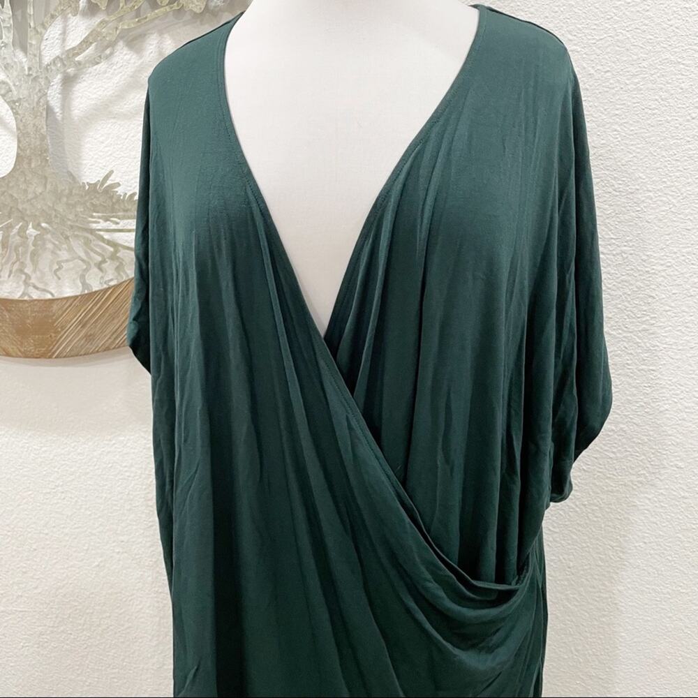 NWT Universal Standard Liquid Jersey Two-Way Cross Wrap Top Green XL 26 38 - Picture 5 of 9